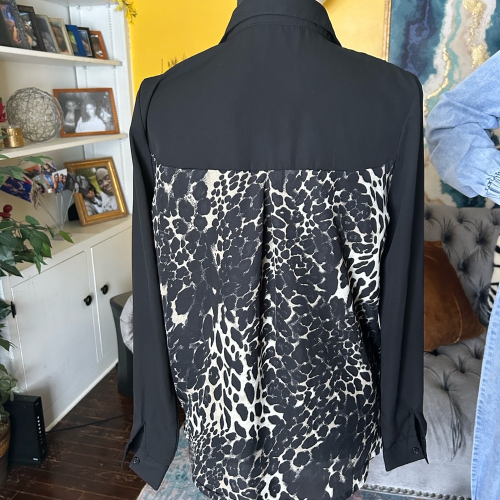 Leopard Print Wrap Blouse - Black and white small great condition - Picture 5 of 10